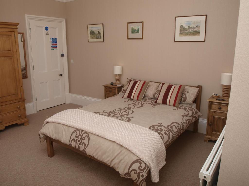 Ty-Parc Hotel Cardigan Habitación foto